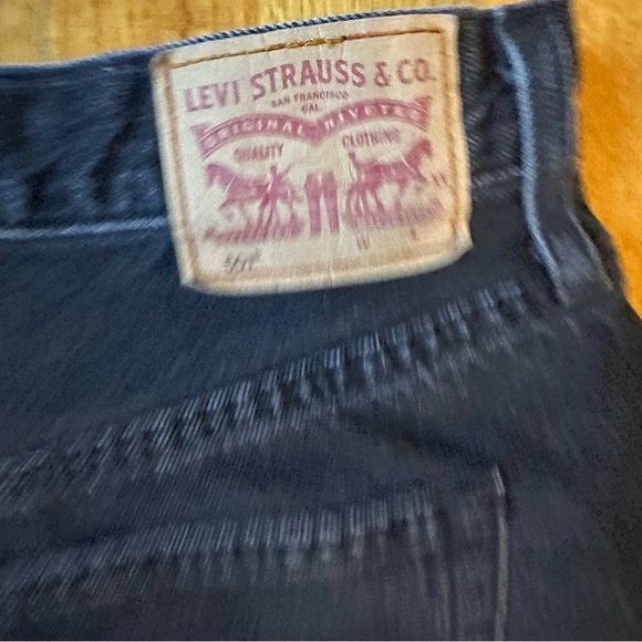 Levi’s Women’s Washed Black Denim Cut Off 501 Button Fly Shorts size 34 (O) - Picture 4 of 14